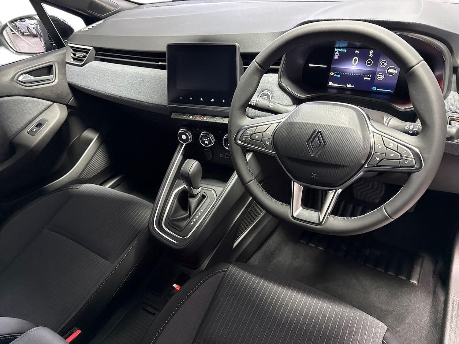 Used Renault Clio 2025 for sale - 77837052: Photo 9