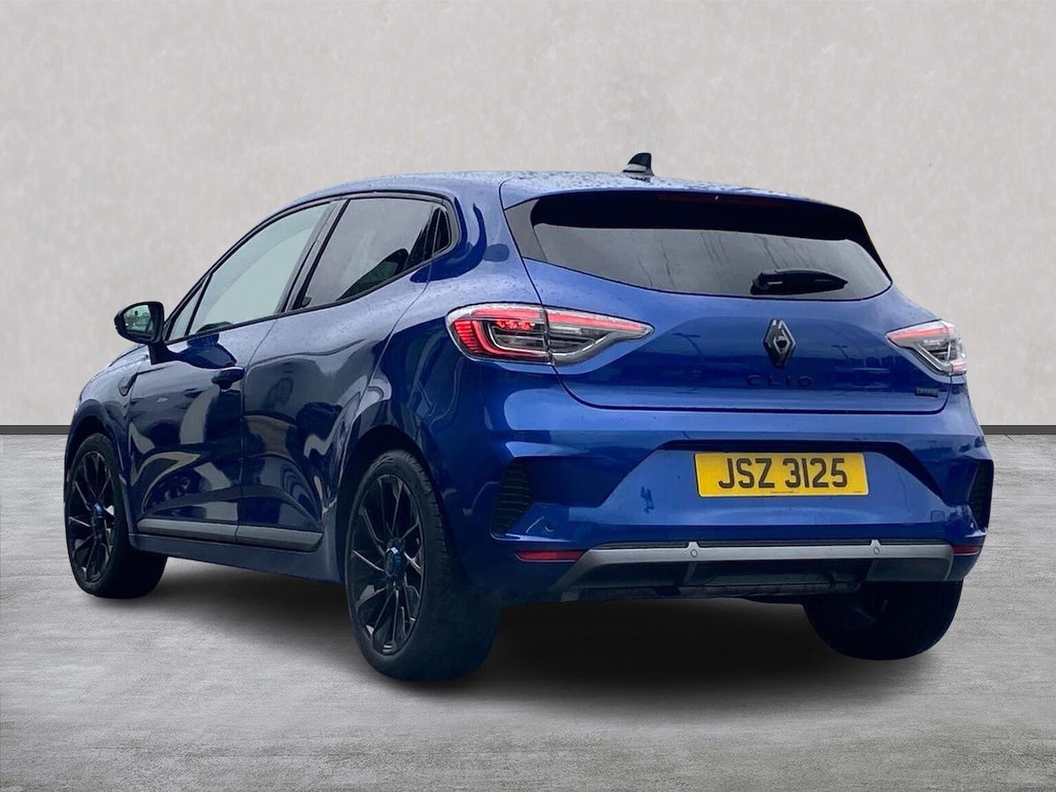 Used Renault Clio 2025 for sale - 77896219: Photo 2