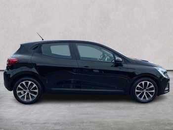 Used Renault Clio 2023 for sale - 79017796: Photo
