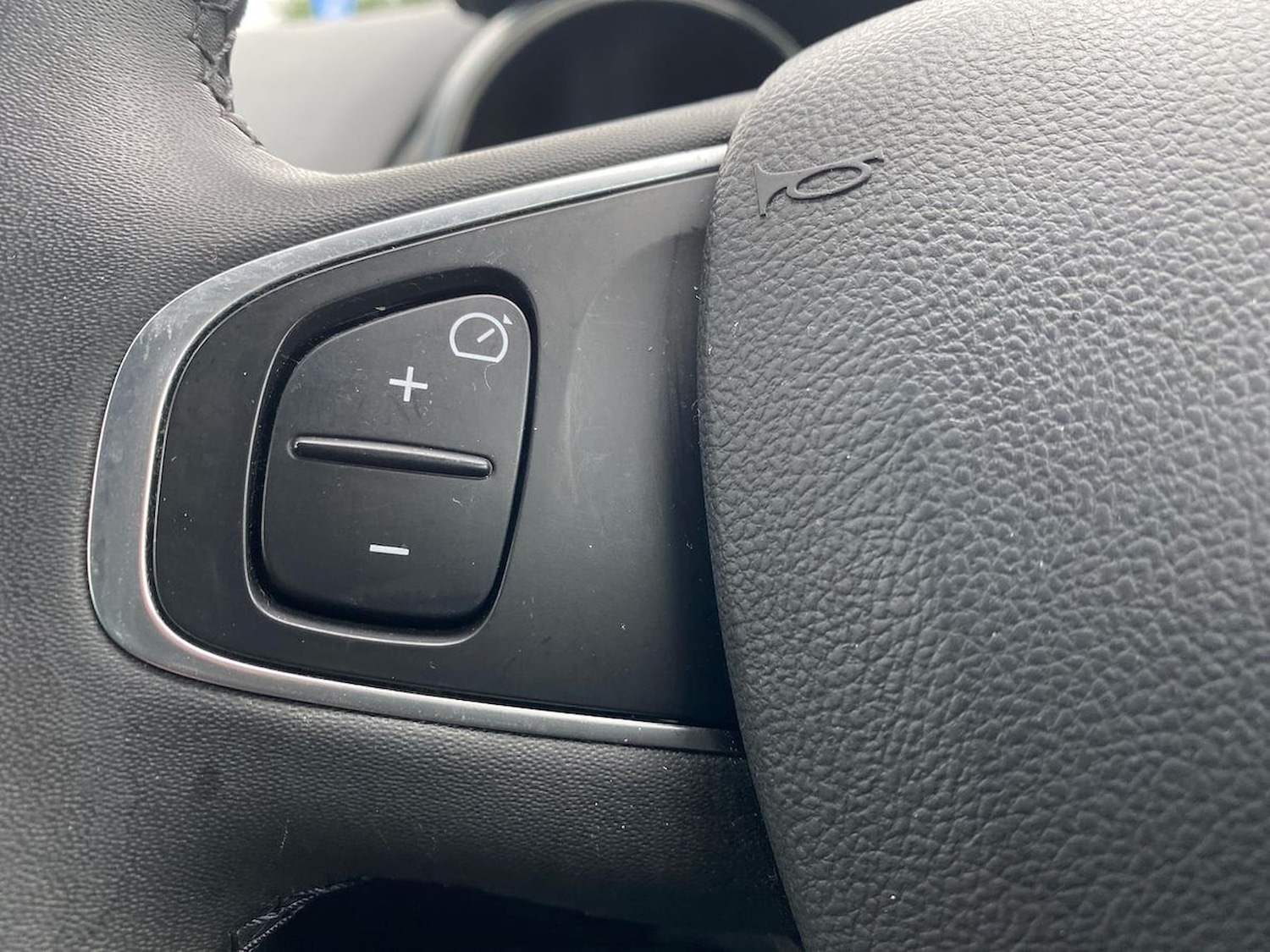 Used Renault Clio 2019 for sale - 76741187: Photo 25