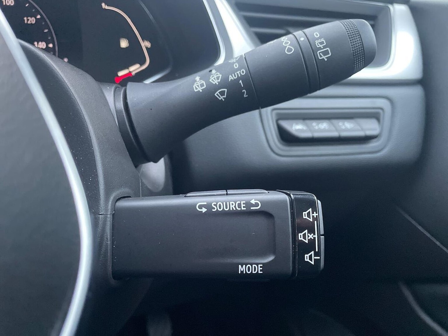 Used Renault Captur 2022 for sale - 76713215: Photo 26