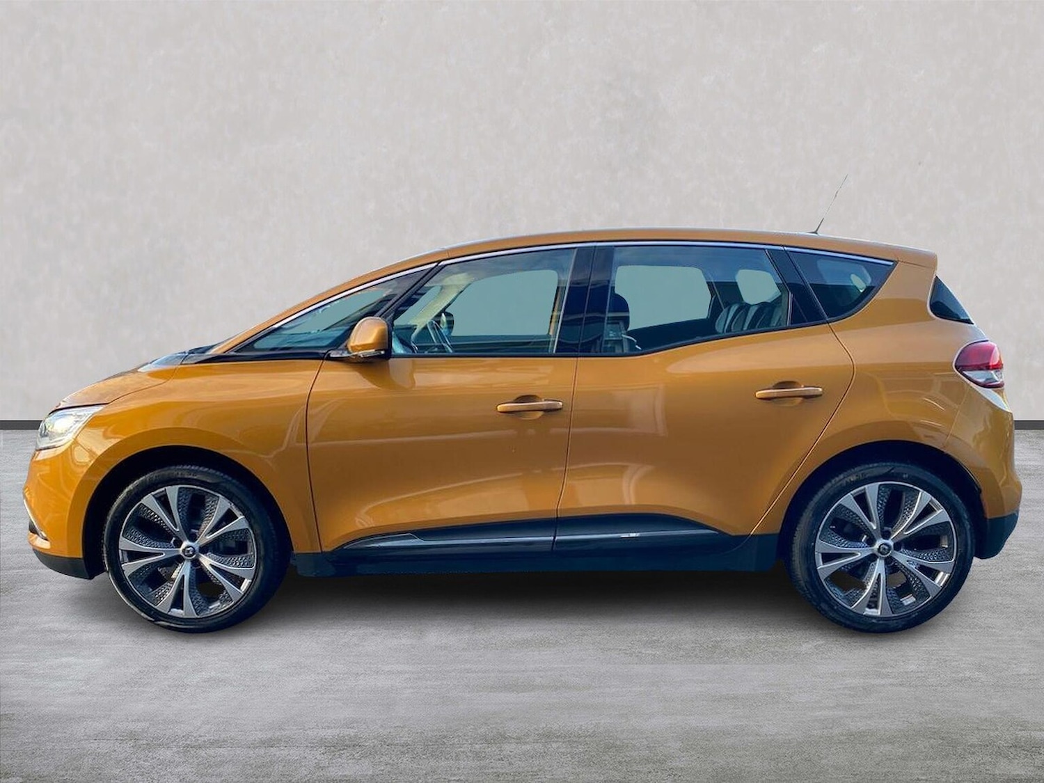 Used Renault Scenic 2018 for sale - 77080876: Photo 19