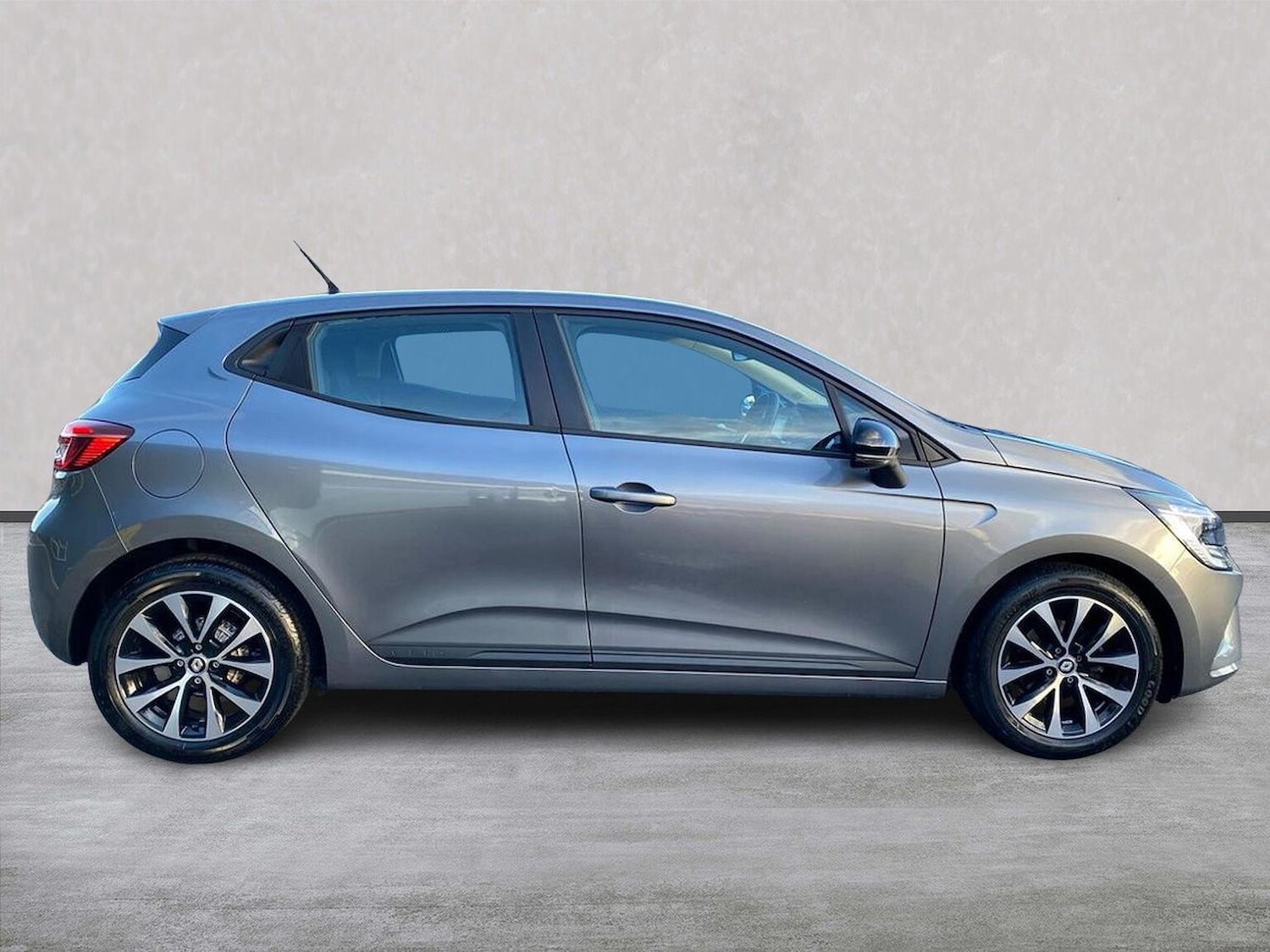 Used Renault Clio 2022 for sale - 76418169: Photo 3