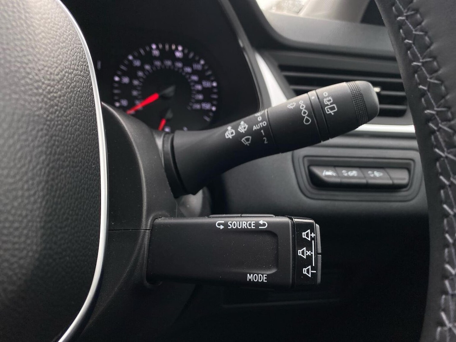 Used Renault Captur 2024 for sale - 76566574: Photo 28