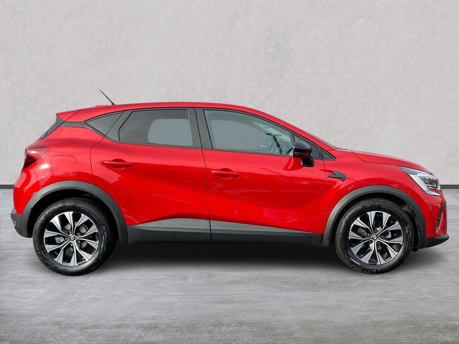 Used Renault Captur 2024 for sale - 76566574: Photo 3