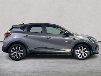 Used Renault Captur 2023 for sale - 79346973: Photo