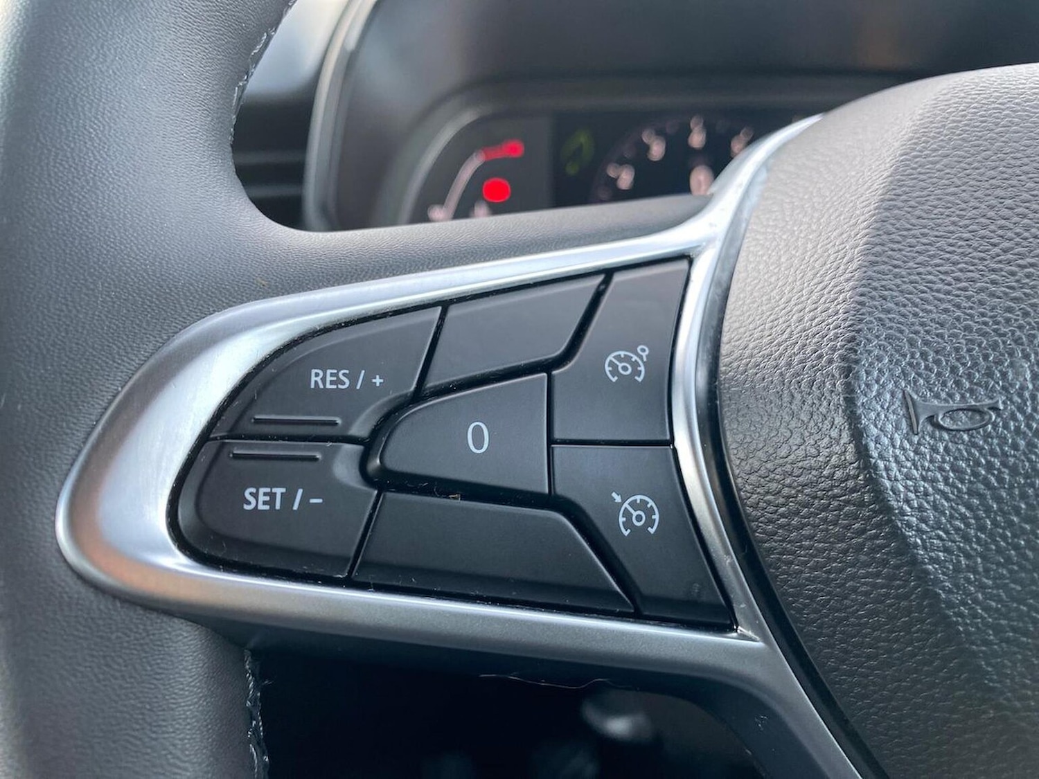 Used Renault Clio 2023 for sale - 76357883: Photo 25