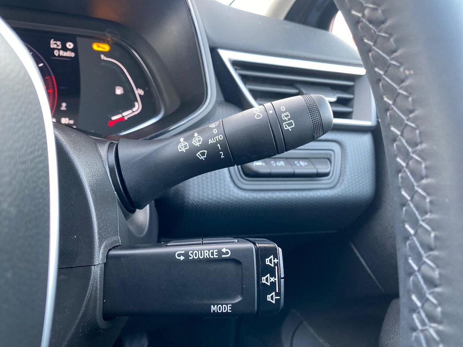 Used Renault Clio 2023 for sale - 76357883: Photo 26