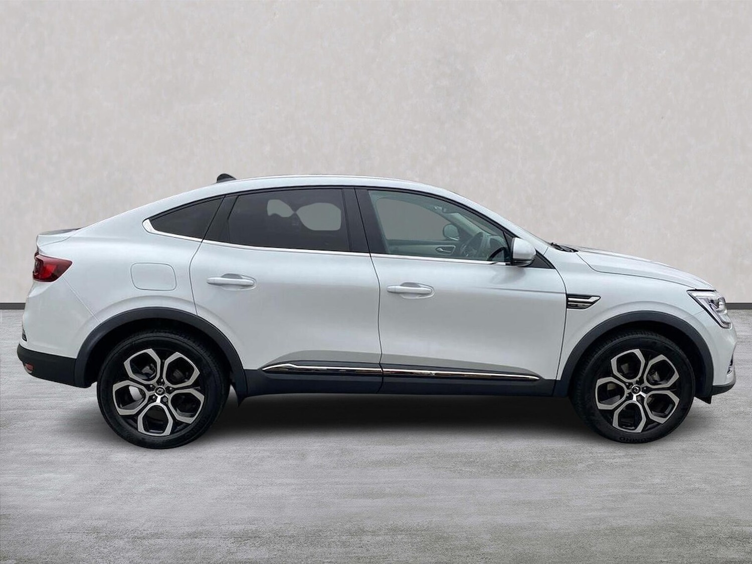 Used Renault Arkana 2023 for sale - 76681716: Photo 3