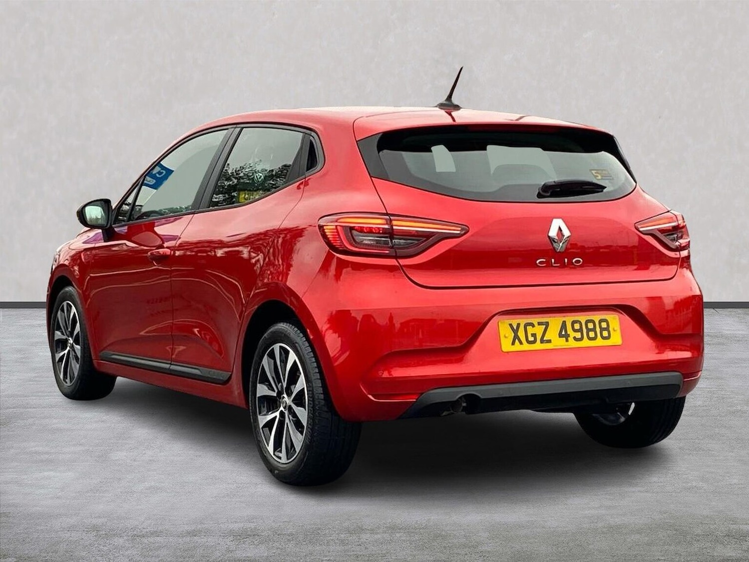 Used Renault Clio 2022 for sale - 76588597: Photo 2
