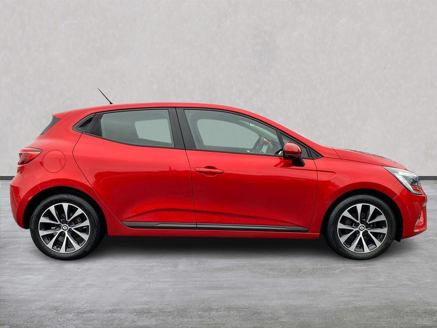 Used Renault Clio 2022 for sale - 76588597: Photo 3