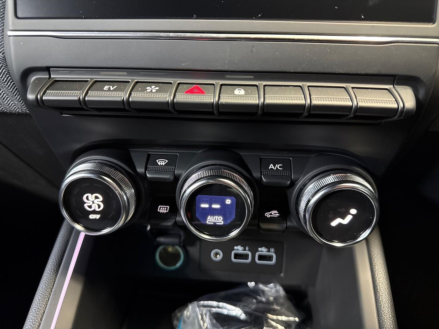 Used Renault Clio 2025 for sale - 77488526: Photo 12