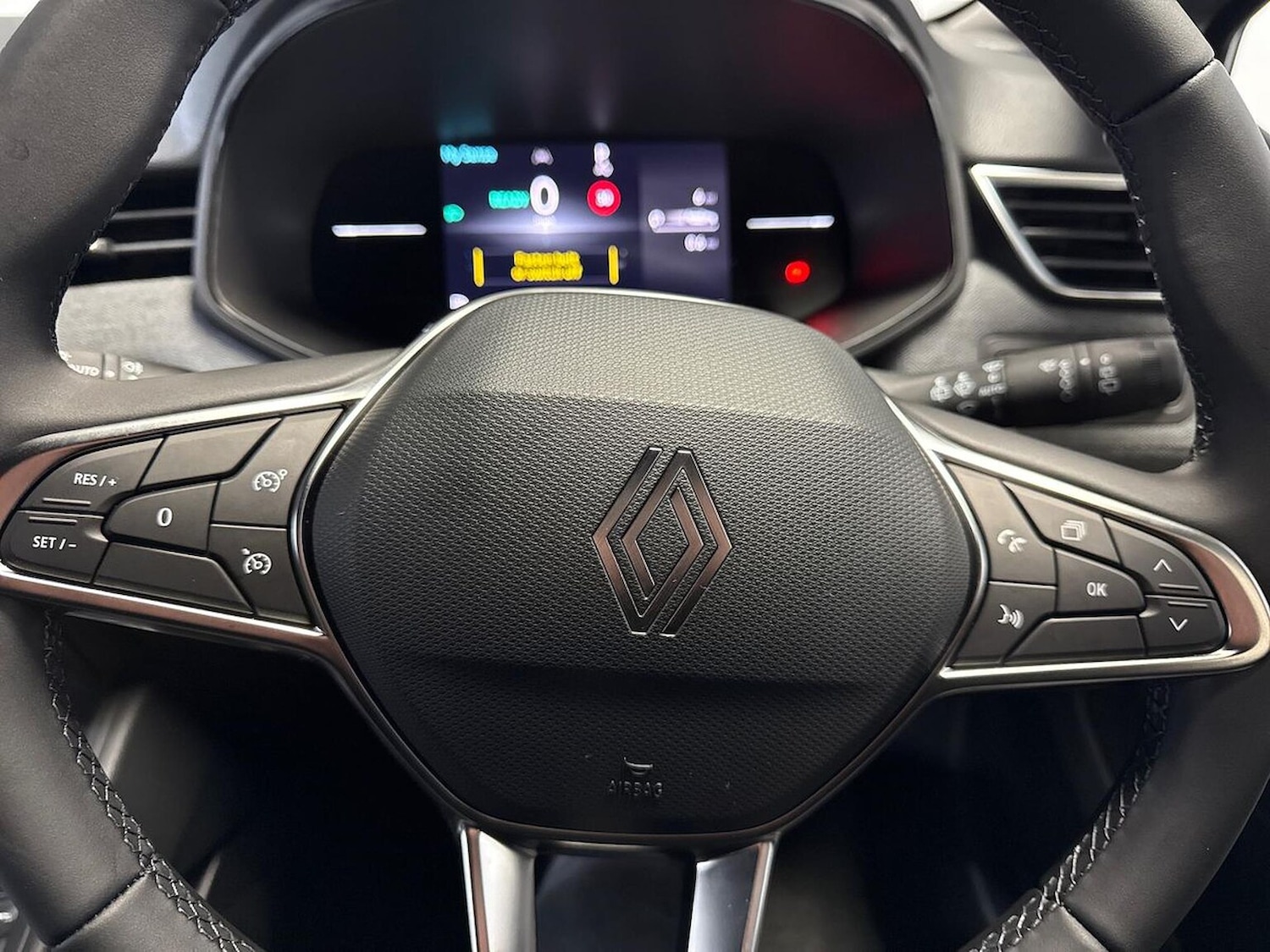 Used Renault Clio 2025 for sale - 77488526: Photo 25