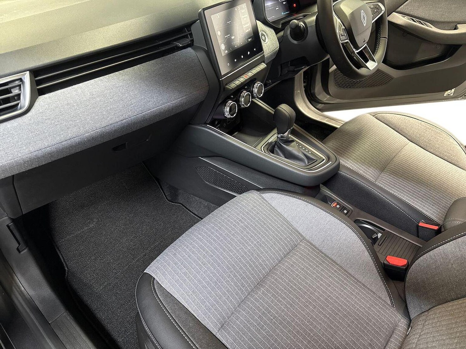 Used Renault Clio 2025 for sale - 77488526: Photo 7