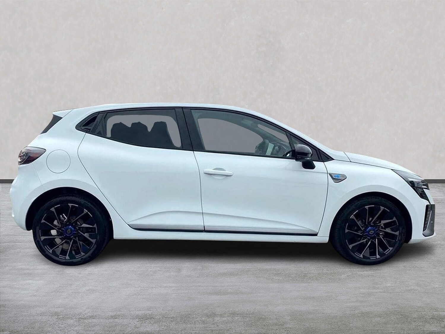 Used Renault Clio 2025 for sale - 77033404: Photo 2