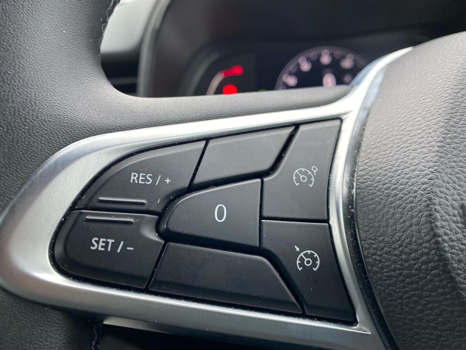 Used Renault Clio 2023 for sale - 76422368: Photo 25