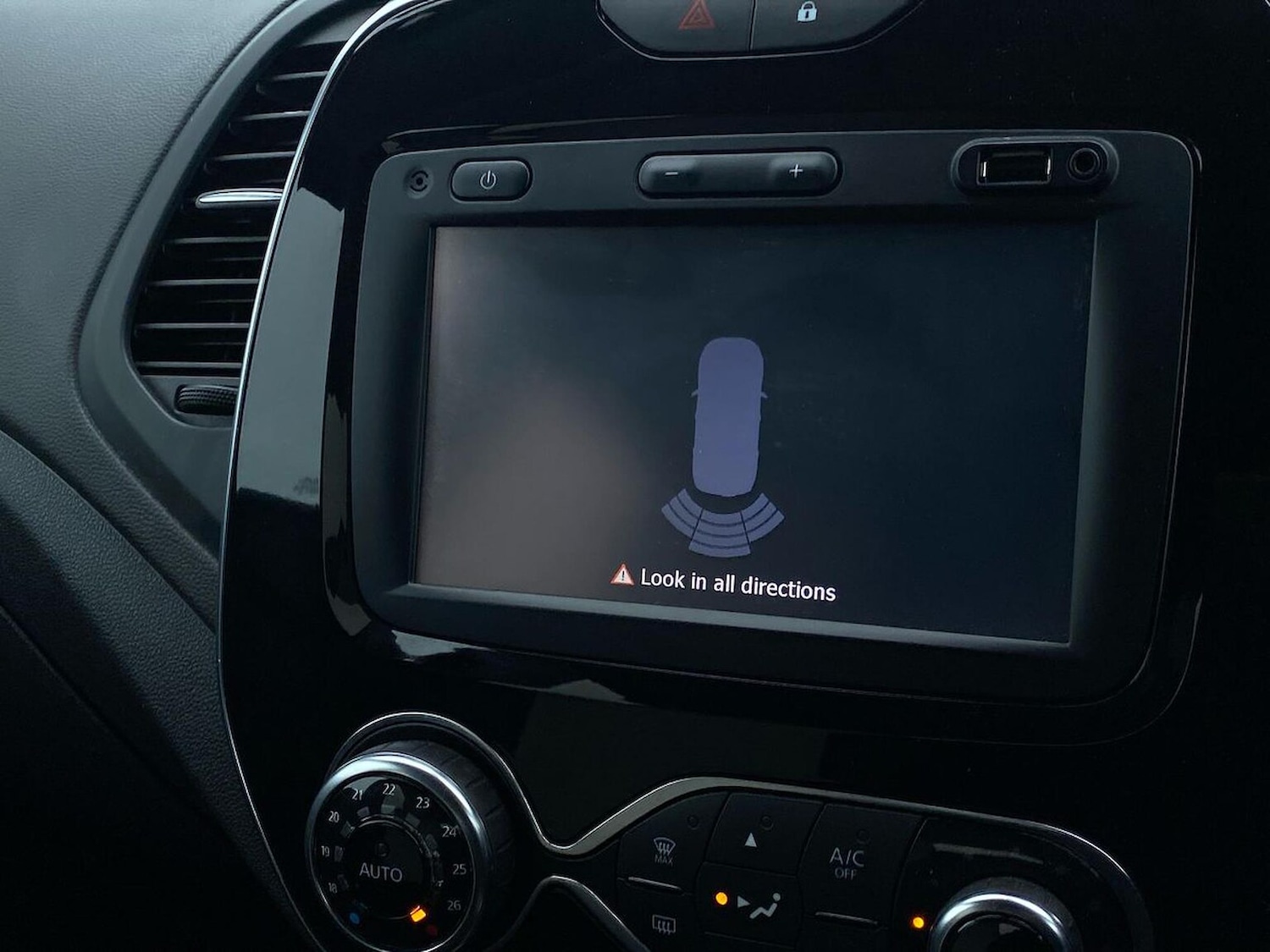 Used Renault Captur 2018 for sale - 76566585: Photo 23