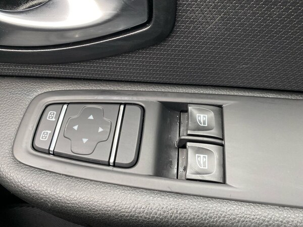 Used Renault Clio 2019 for sale - 76159484: Photo 21