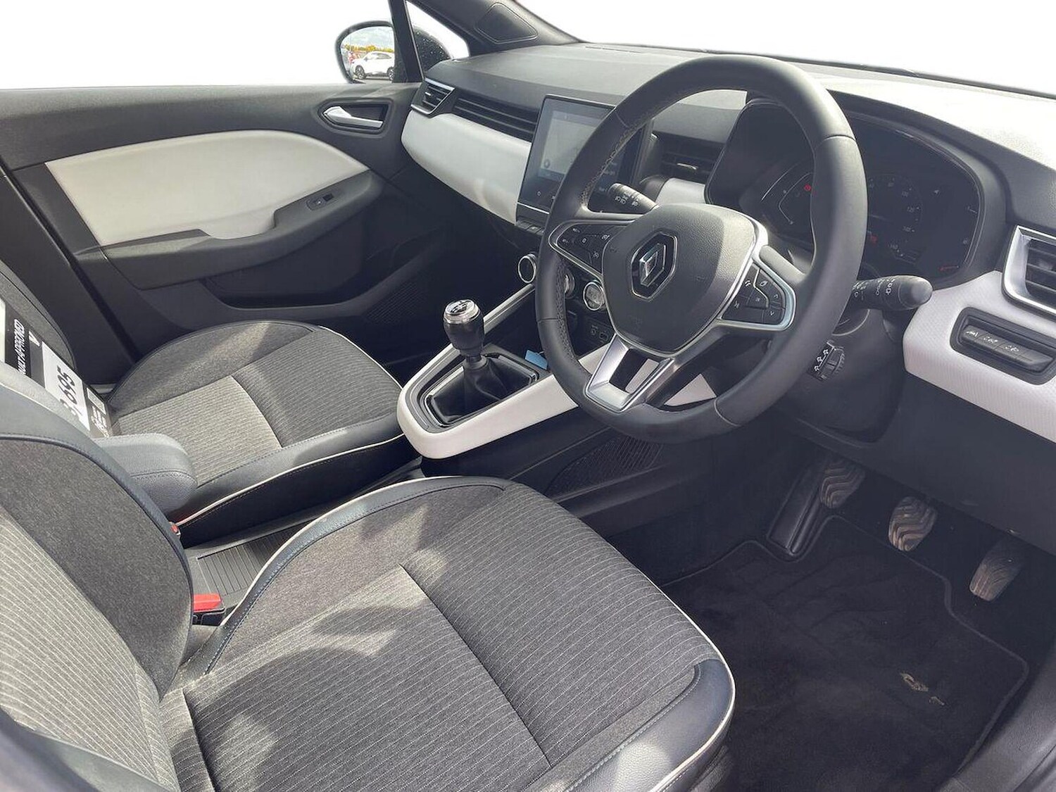 Used Renault Clio 2023 for sale - 78211139: Photo 17