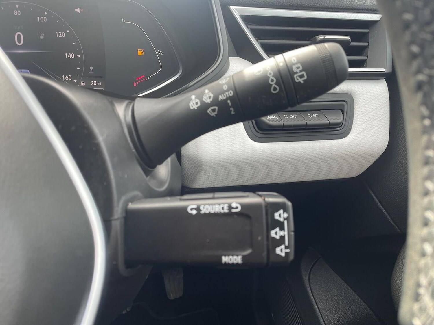 Used Renault Clio 2023 for sale - 78211139: Photo 28