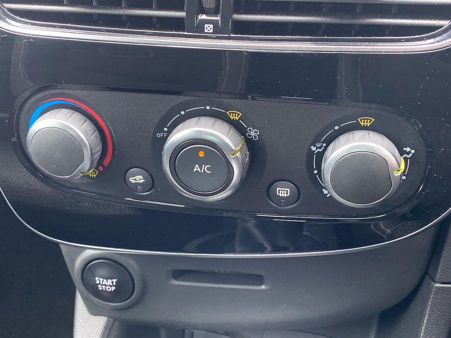 Used Renault Clio 2019 for sale - 77489632: Photo 12