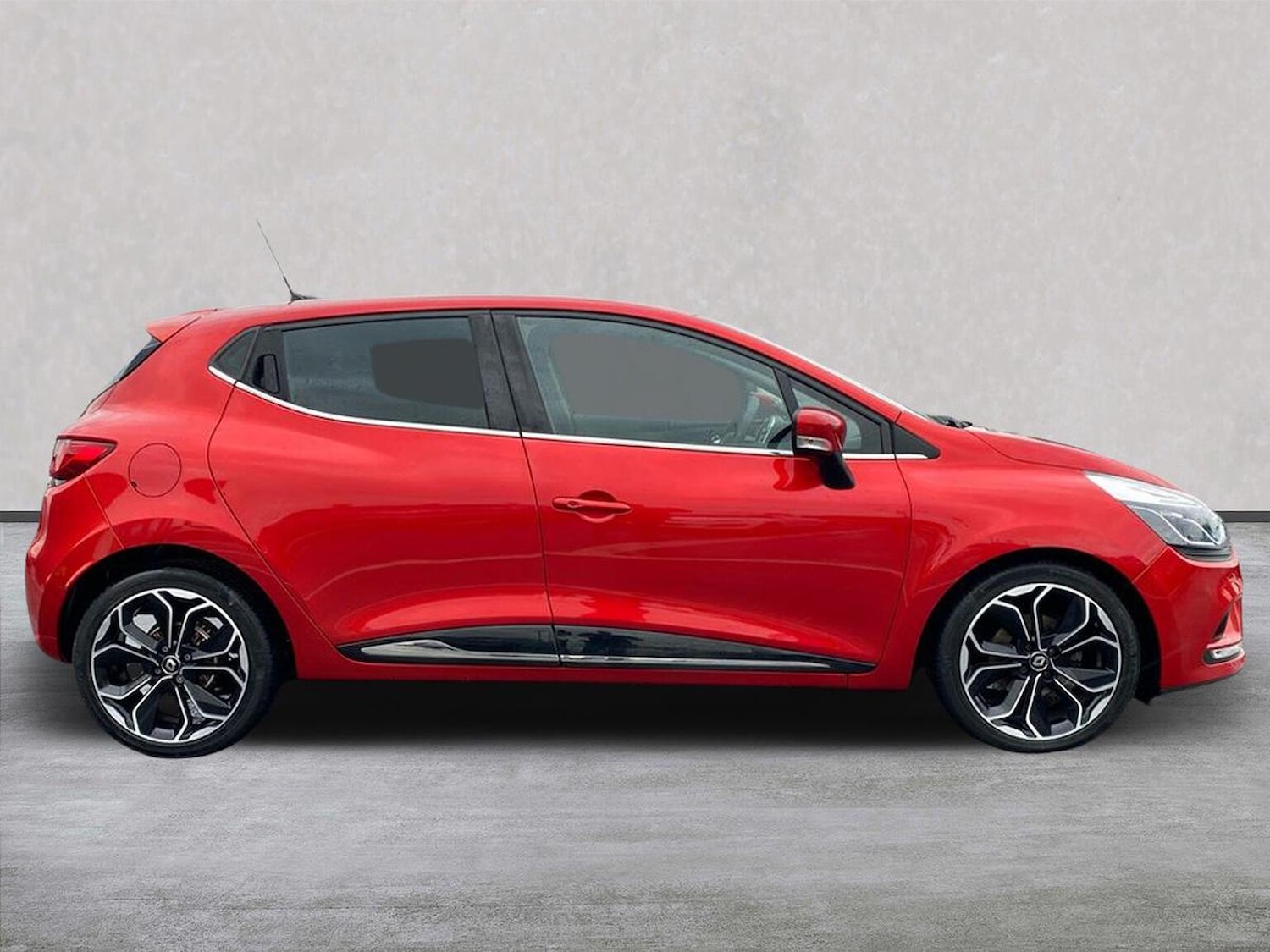 Used Renault Clio 2019 for sale - 77489632: Photo 3