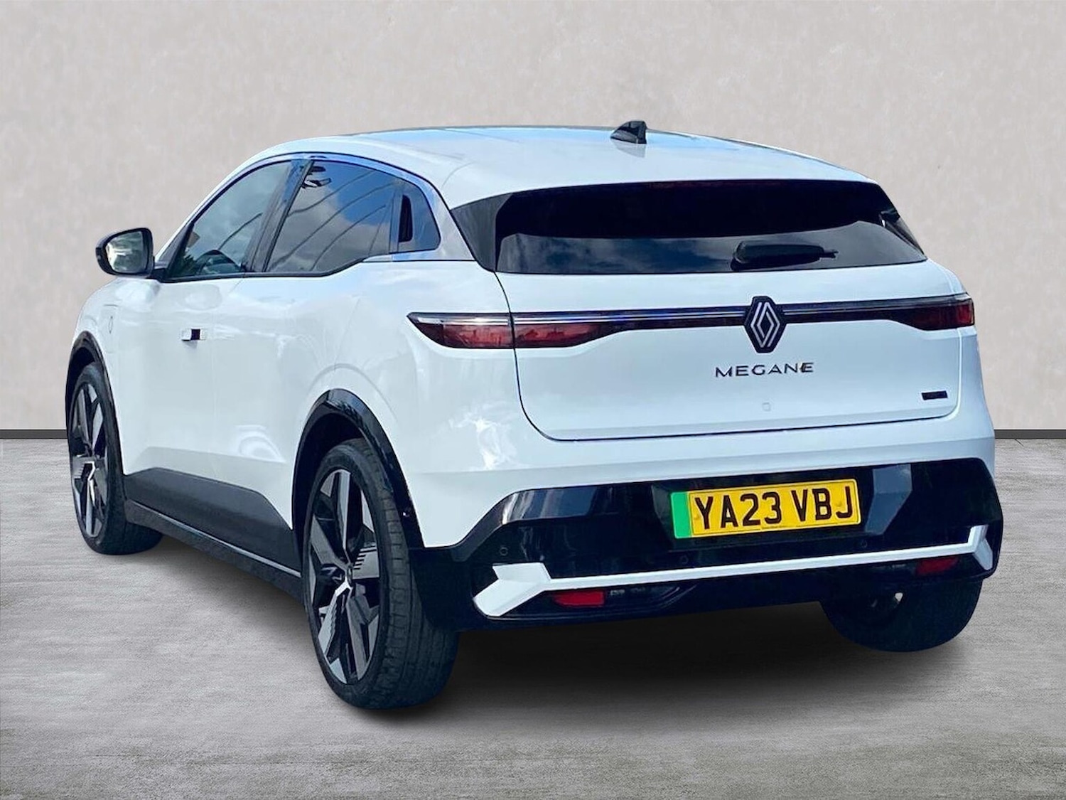 Used Renault Megane E Tech 2023 for sale - 76450566: Photo 2