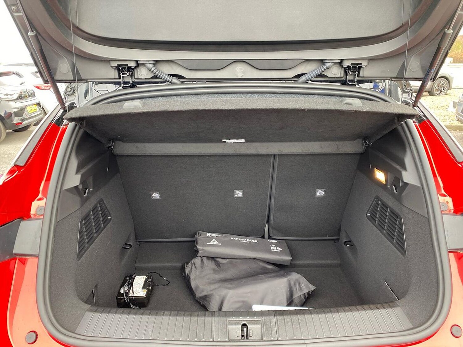 Used Renault Megane E Tech 2024 for sale - 78210202: Photo 19