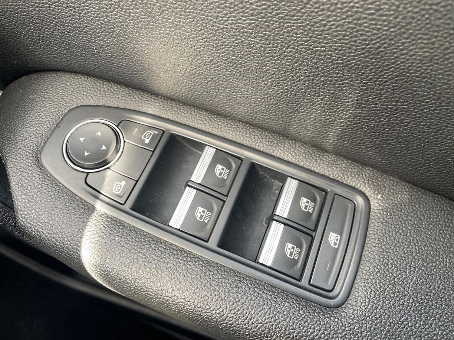 Used Renault Captur 2023 for sale - 78191631: Photo 23