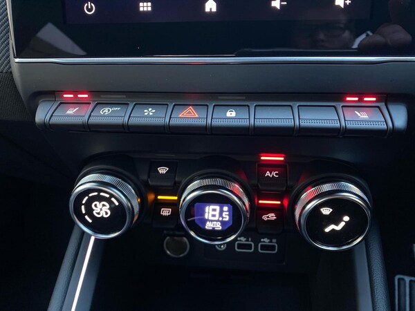 Used Renault Clio 2025 for sale - 76144242: Photo 12