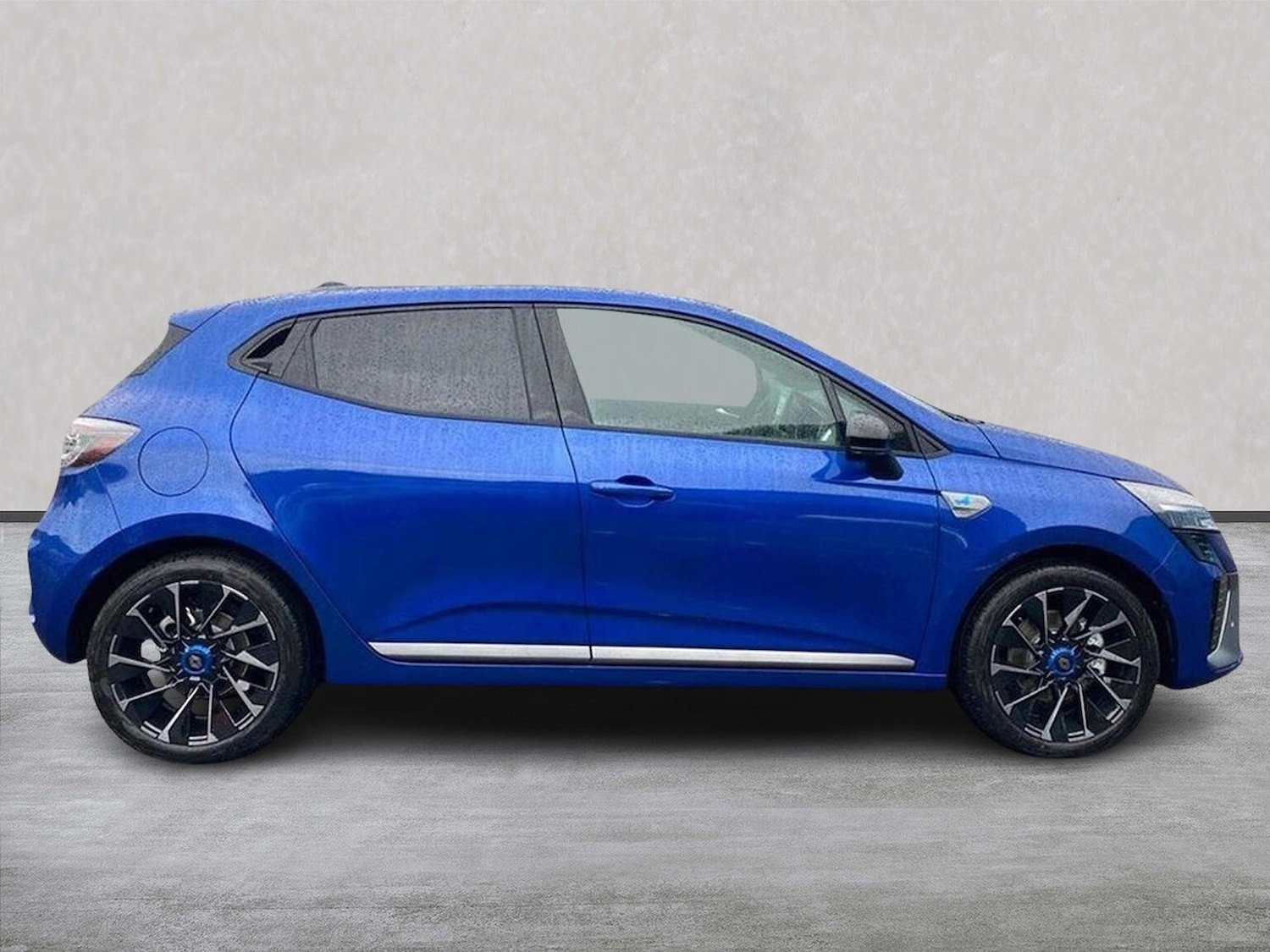 Used Renault Clio 2025 for sale - 77488510: Photo 2