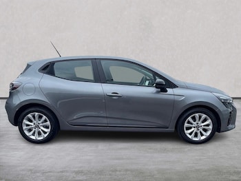 Used Renault Clio 2024 for sale - 78526602: Photo