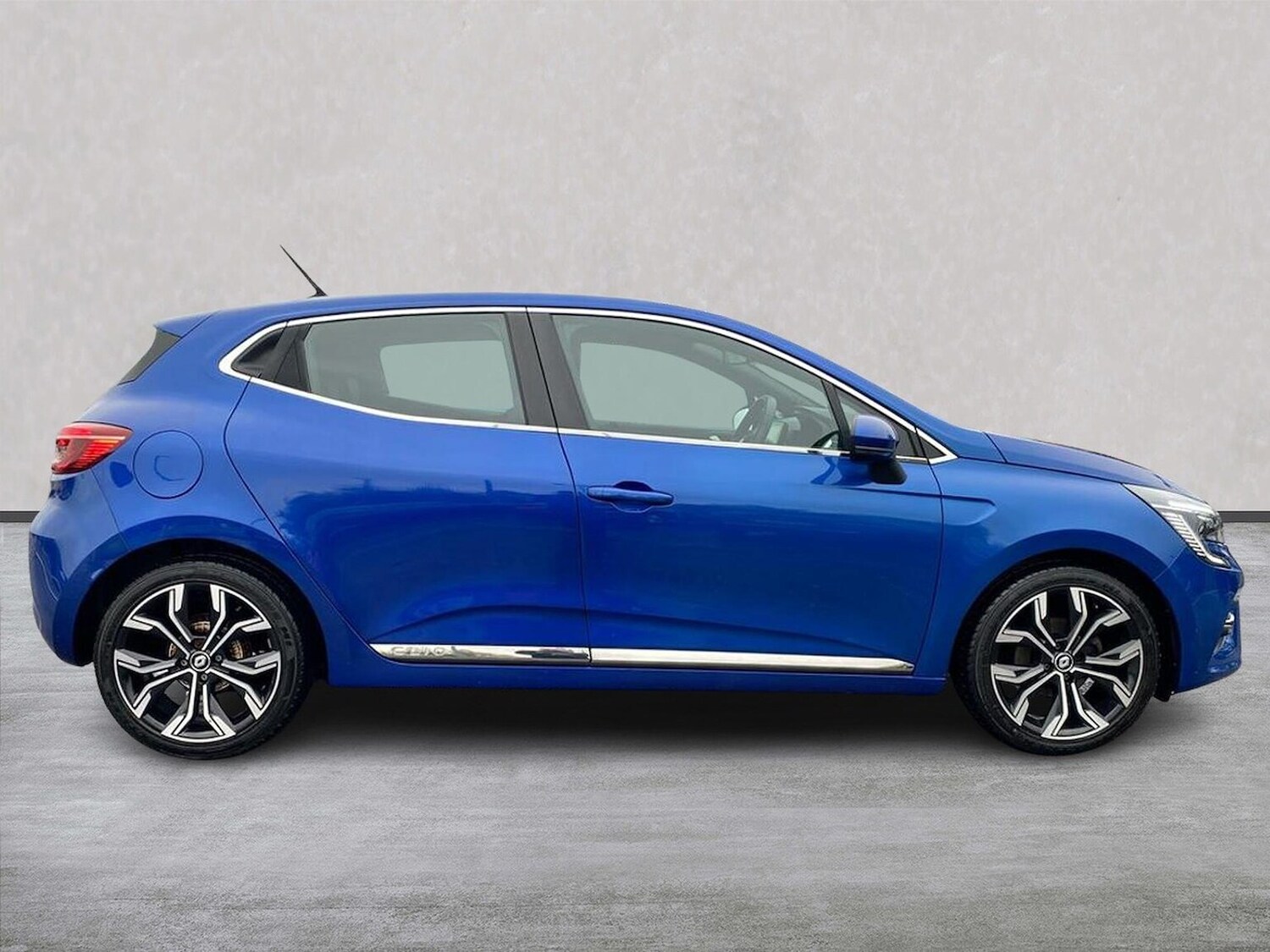 Used Renault Clio 2022 for sale - 76455225: Photo 3