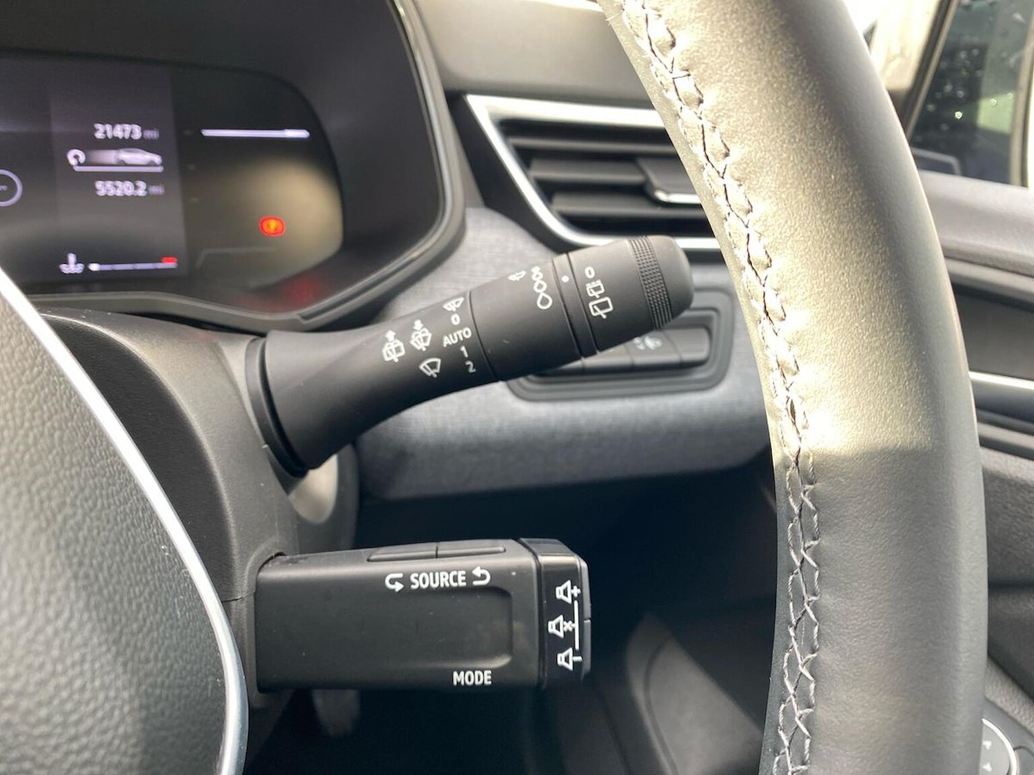 Used Renault Clio 2024 for sale - 76422372: Photo 26