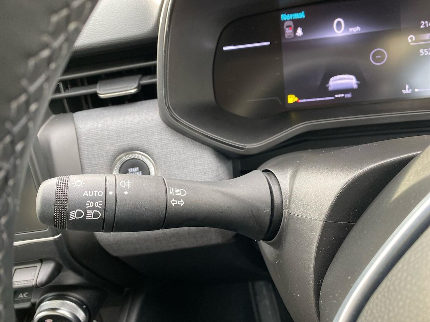 Used Renault Clio 2024 for sale - 76422372: Photo 27