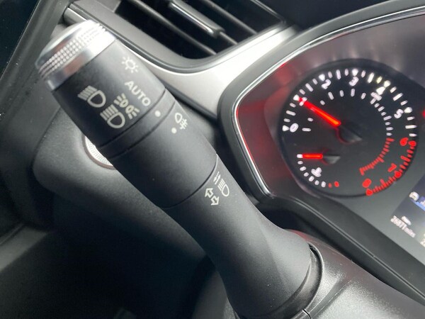 Used Renault Captur 2020 for sale - 76082453: Photo 27