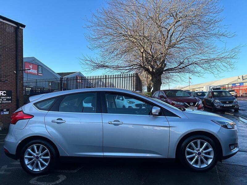 Used Ford Focus 2017 for sale - 77012285: Photo 12
