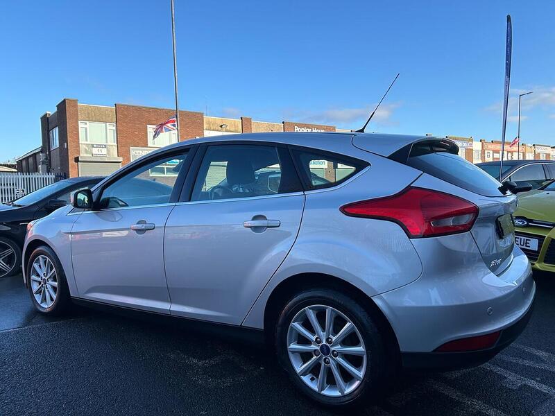 Used Ford Focus 2017 for sale - 77012285: Photo 4
