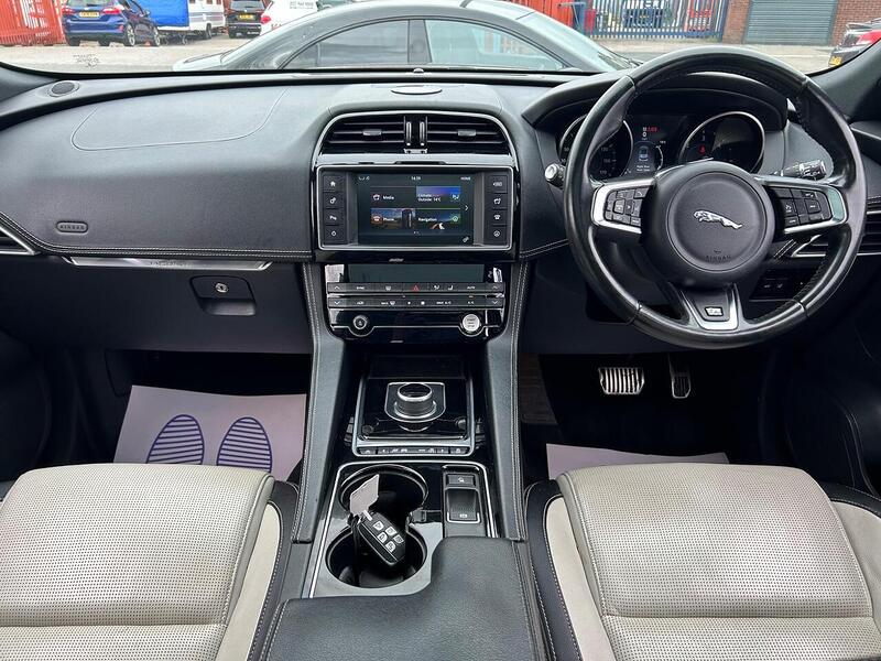 Used Jaguar F-Pace 2017 for sale - 78197527: Photo 15
