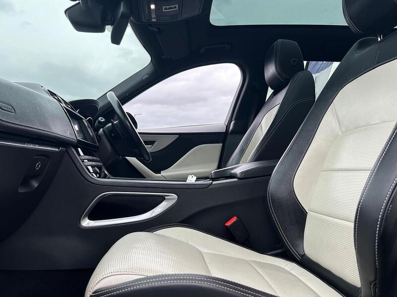 Used Jaguar F-Pace 2017 for sale - 78197527: Photo 32