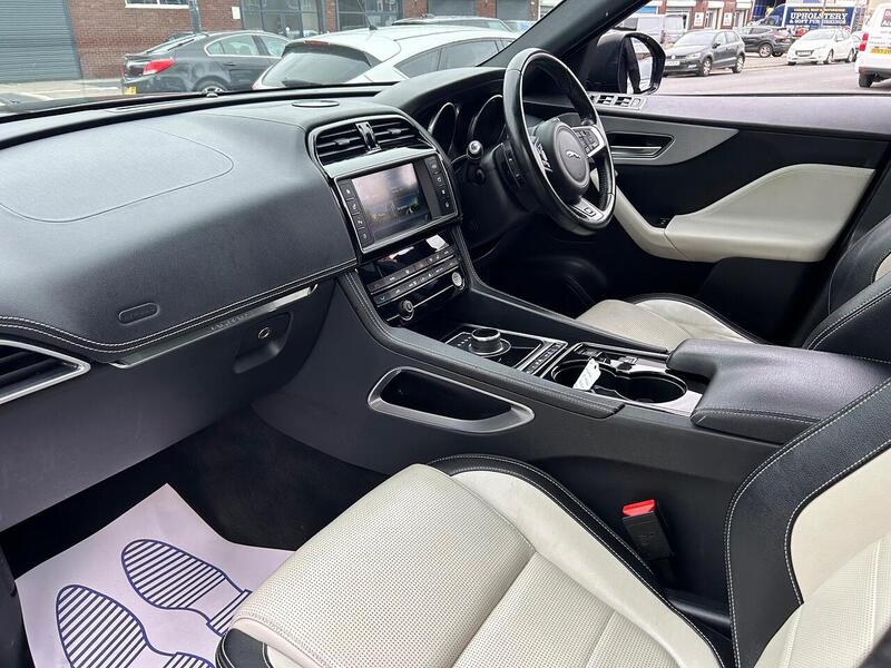 Used Jaguar F-Pace 2017 for sale - 78197527: Photo 37