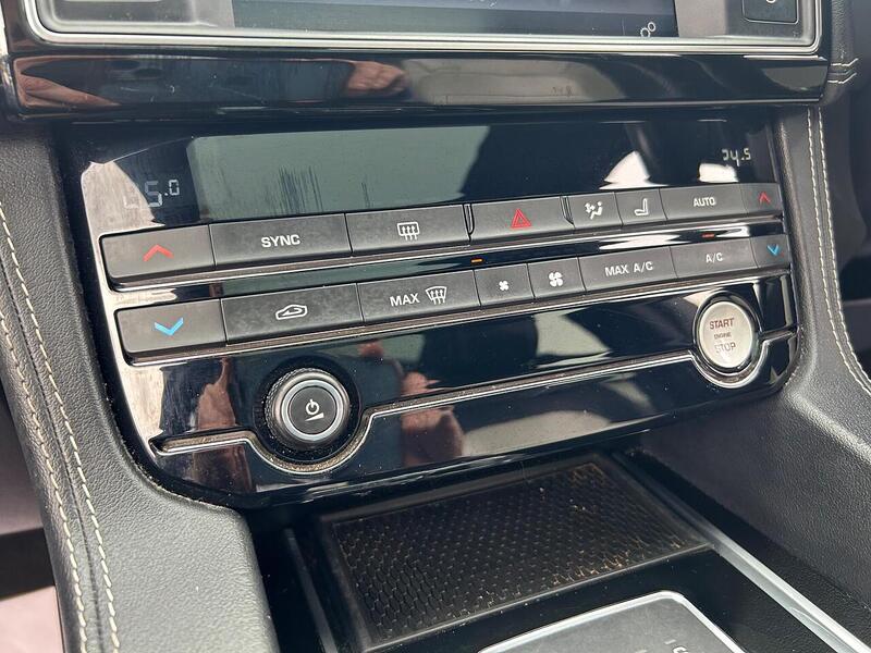 Used Jaguar F-Pace 2017 for sale - 78197527: Photo 40