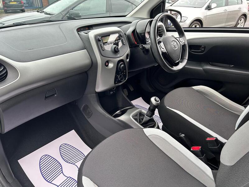 Used Toyota AYGO 2015 for sale - 77404575: Photo 39