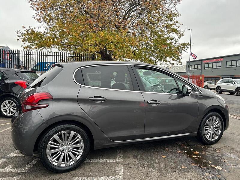 Used Peugeot 208 2018 for sale - 76464450: Photo 11