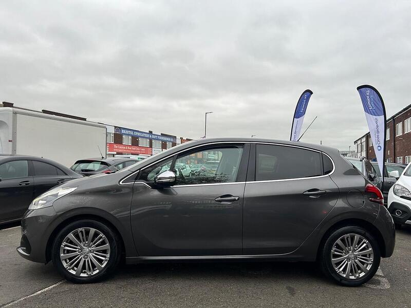 Used Peugeot 208 2018 for sale - 76464450: Photo 6