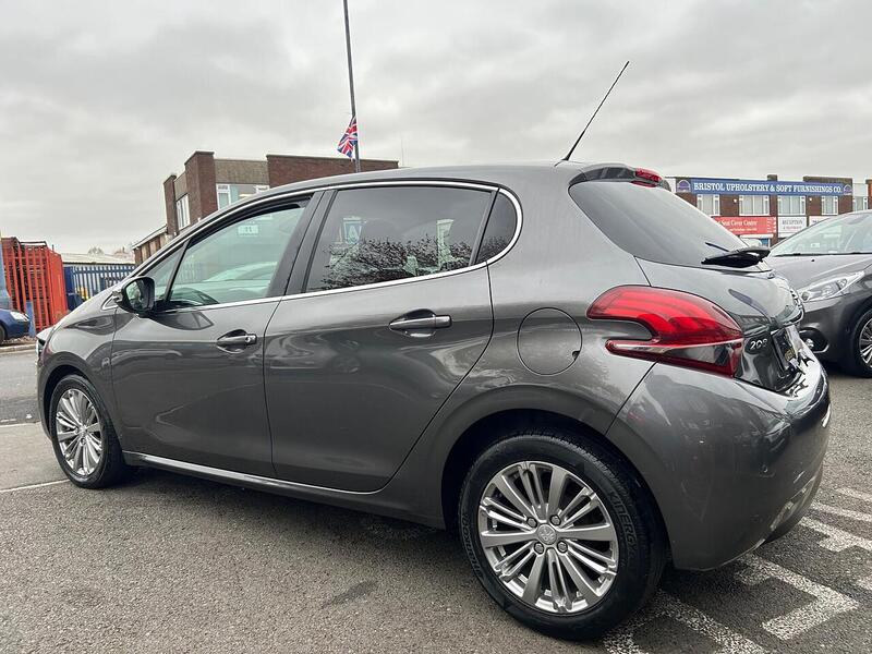Used Peugeot 208 2018 for sale - 76464450: Photo 7