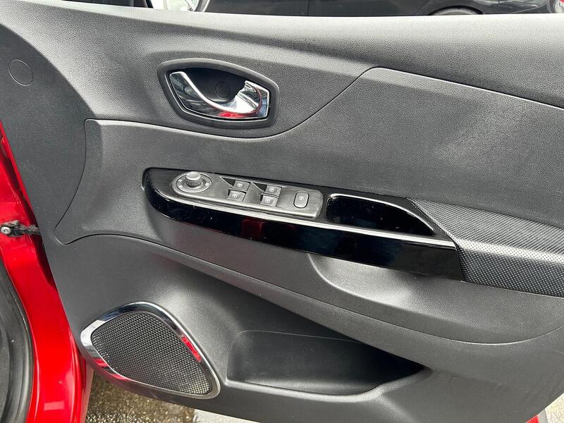 Used Renault Captur for sale - 77260886: Photo 25