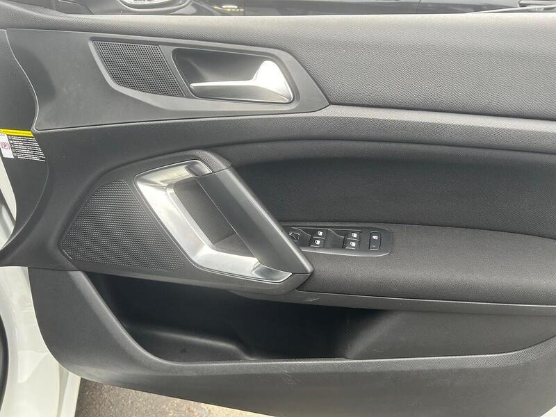 Used Peugeot 308 2014 for sale - 77034295: Photo 26