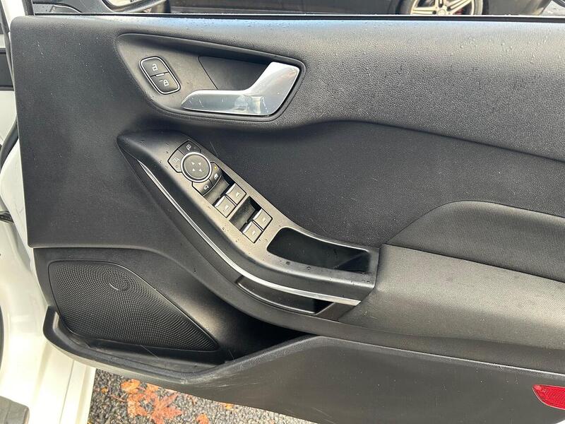 Used Ford Fiesta 2020 for sale - 76330398: Photo 21
