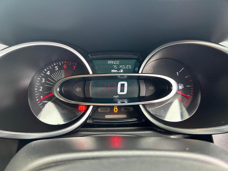 Used Renault Clio 2016 for sale - 76341109: Photo 15
